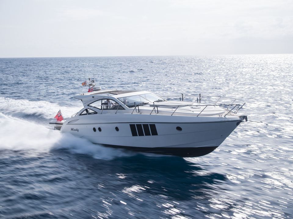 Windy Chinook in Mediterranean