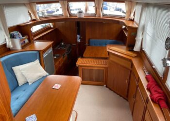 Super Van Craft 1380, MALAIKA OF LONDON 33