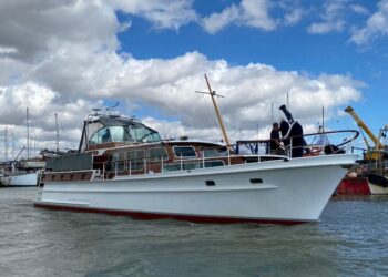 Super Van Craft 1380, MALAIKA OF LONDON 4