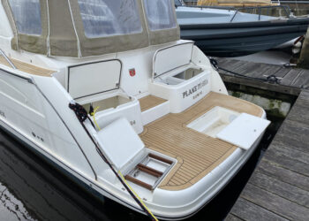 Marex 360 Cabriolet Cruiser, PLANE TO SEA 17