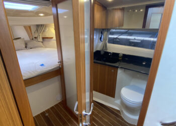 Marex 360 Cabriolet Cruiser, PLANE TO SEA 32