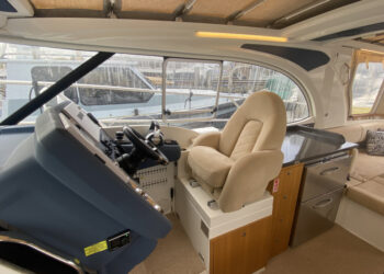 Marex 360 Cabriolet Cruiser, PLANE TO SEA 49