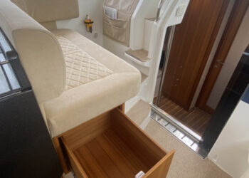 Marex 360 Cabriolet Cruiser, PLANE TO SEA 69