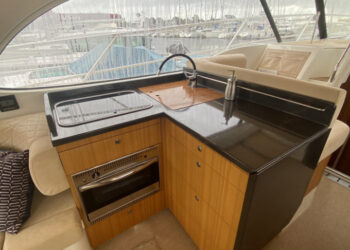 Marex 360 Cabriolet Cruiser, PLANE TO SEA 70