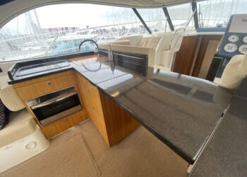 Marex 360 Cabriolet Cruiser, PLANE TO SEA 77