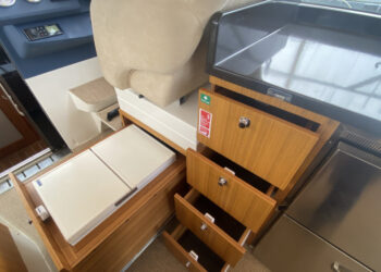 Marex 360 Cabriolet Cruiser, PLANE TO SEA 79