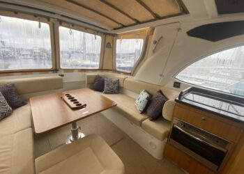 Marex 360 Cabriolet Cruiser, PLANE TO SEA 85