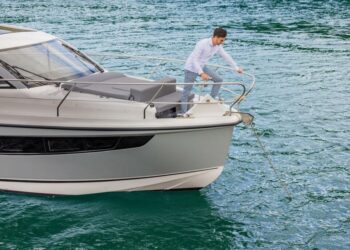 Sealine C335V 6